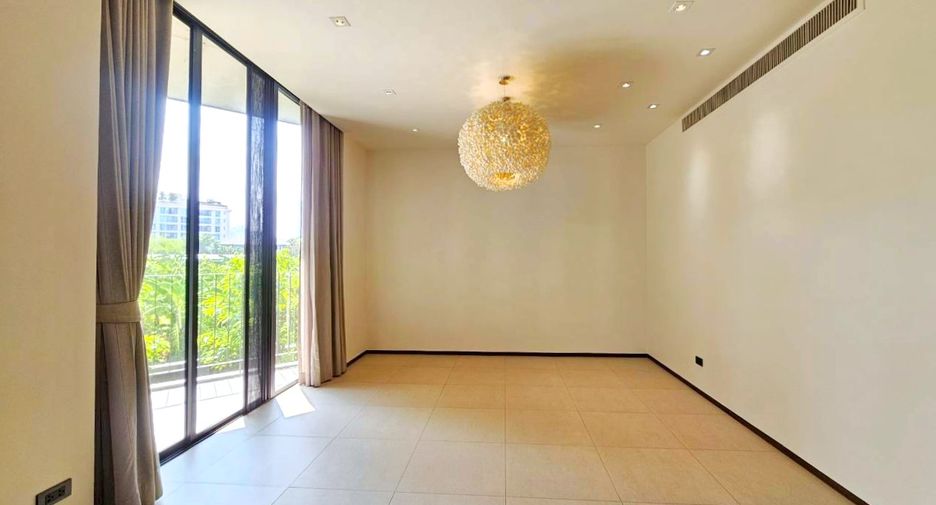 For rent 3 bedrooms condo in Watthana, Bangkok