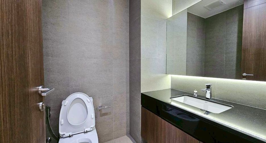 For rent 3 bedrooms condo in Watthana, Bangkok