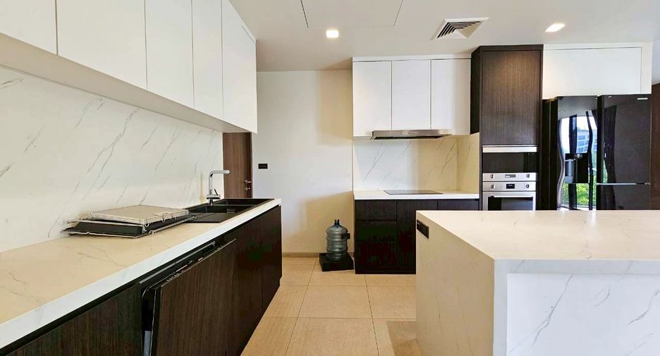 For rent 3 bedrooms condo in Watthana, Bangkok
