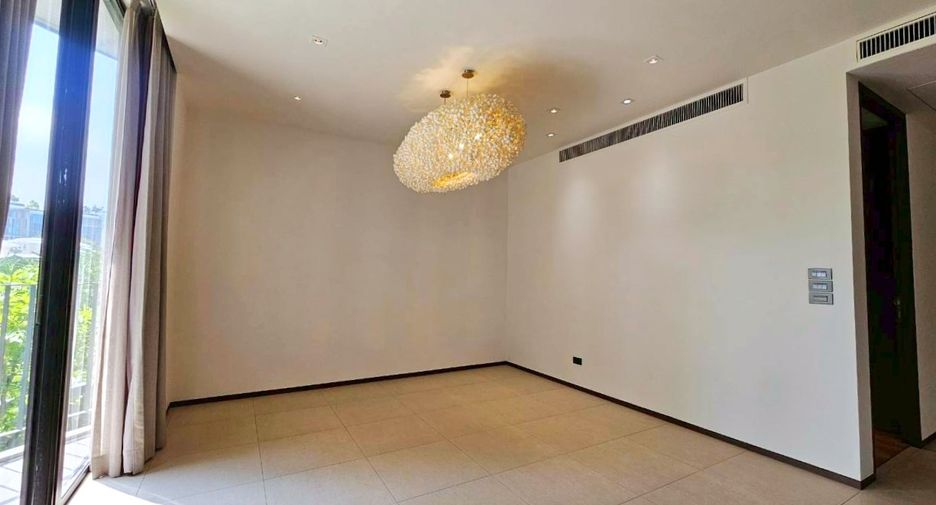 For rent 3 bedrooms condo in Watthana, Bangkok