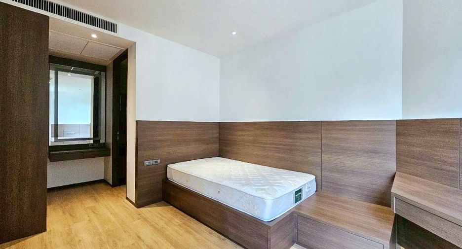 For rent 3 bedrooms condo in Watthana, Bangkok