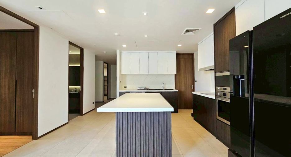 For rent 3 bedrooms condo in Watthana, Bangkok
