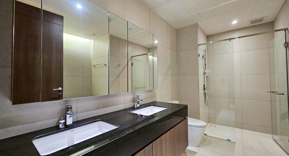 For rent 3 bedrooms condo in Watthana, Bangkok