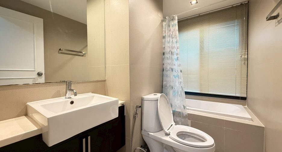For rent and for sale 3 bedrooms condo in Khlong Toei, Bangkok