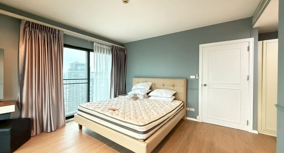 For rent and for sale 3 bedrooms condo in Khlong Toei, Bangkok