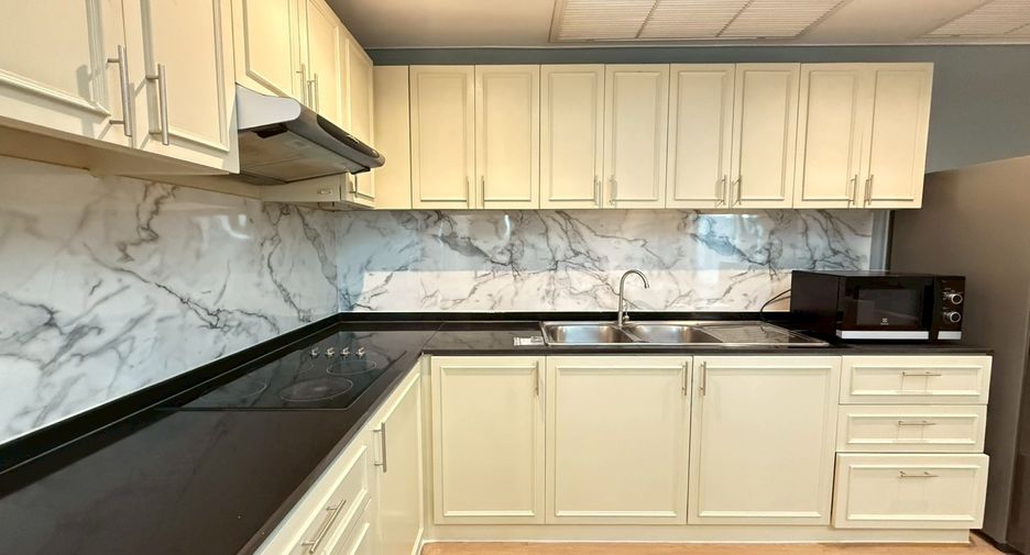 For rent and for sale 3 bedrooms condo in Khlong Toei, Bangkok