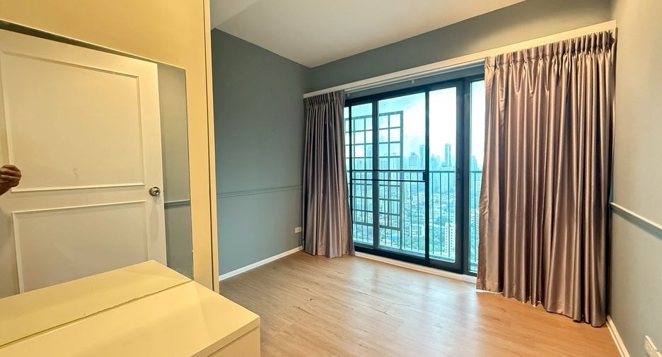 For rent and for sale 3 bedrooms condo in Khlong Toei, Bangkok
