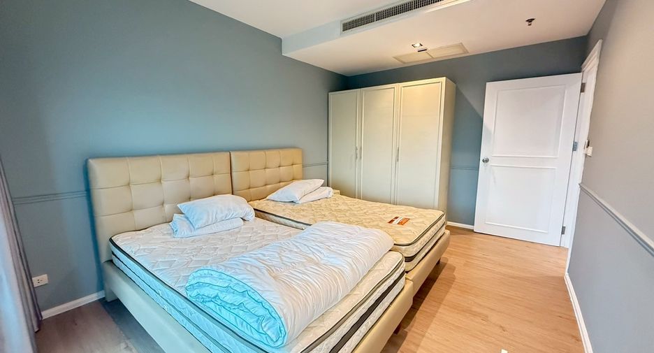 For rent and for sale 3 bedrooms condo in Khlong Toei, Bangkok