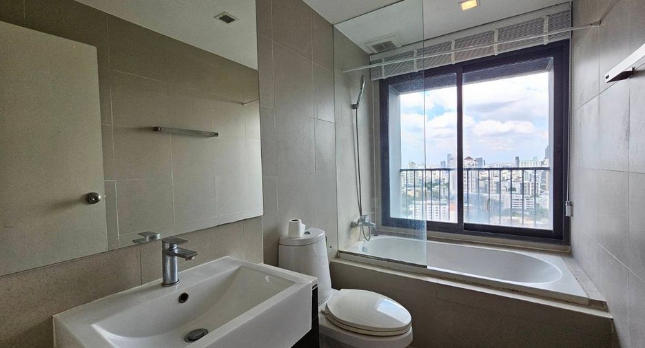 For rent 2 bedrooms condo in Khlong Toei, Bangkok