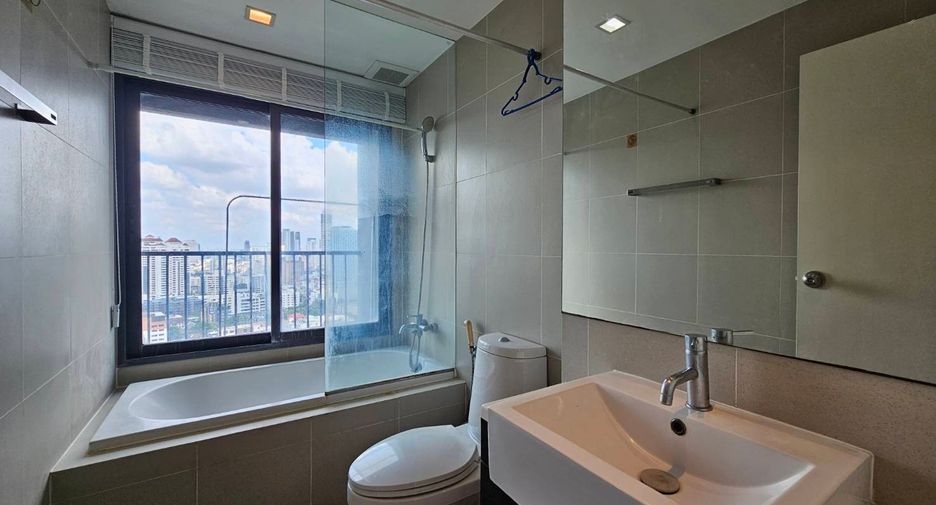 For rent 2 bedrooms condo in Khlong Toei, Bangkok