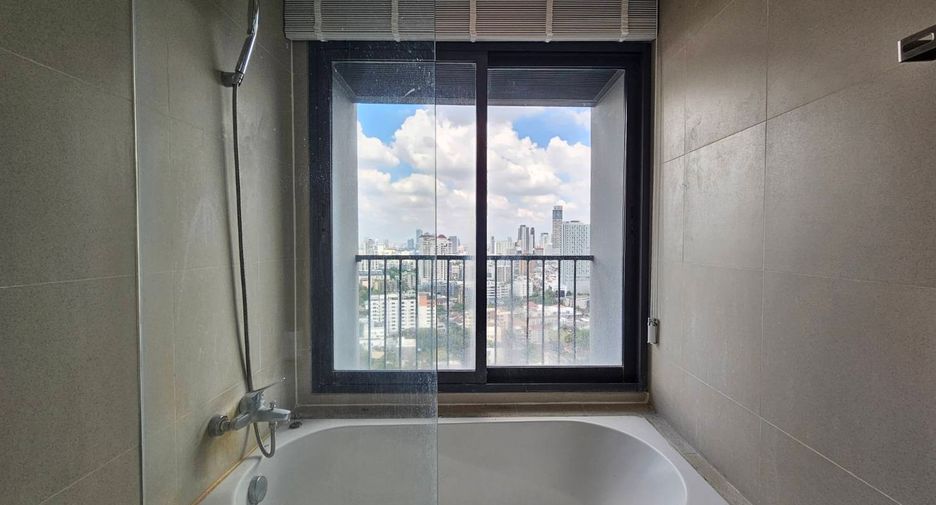 For rent 2 bedrooms condo in Khlong Toei, Bangkok