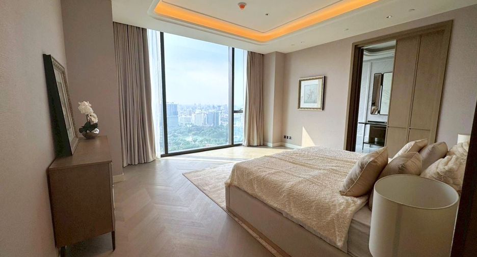 For rent 3 bedrooms condo in Sathon, Bangkok