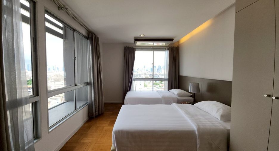 Wohnung zur Miete mit 3 Zimmer in Yan Nawa, Bangkok