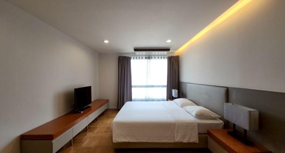 Wohnung zur Miete mit 3 Zimmer in Yan Nawa, Bangkok