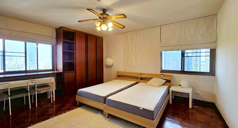 À louer 3 chambres condo à Watthana, Bangkok