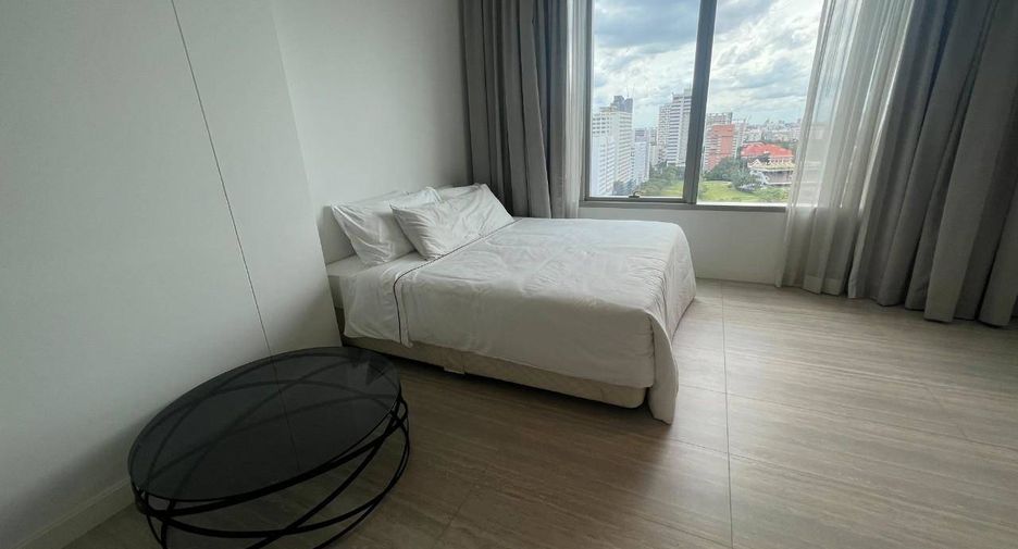 For rent 2 bedrooms condo in Pathum Wan, Bangkok