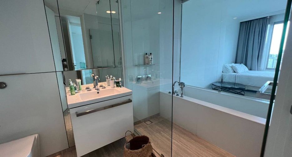 For rent 2 bedrooms condo in Pathum Wan, Bangkok