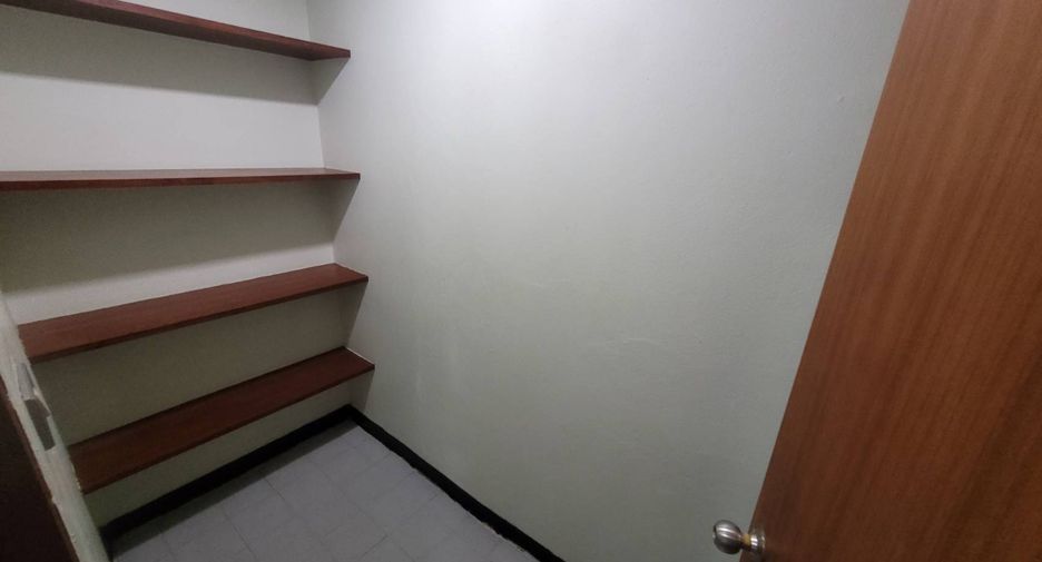ให้เช่า 2 ห้องนอน คอนโด ใน คลองเตย, กรุงเทพฯ
