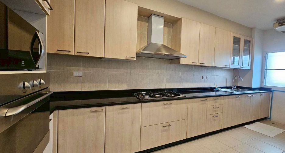 Wohnung zur Miete mit 3 Zimmer in Watthana, Bangkok