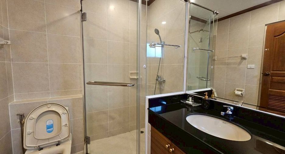 Wohnung zur Miete mit 3 Zimmer in Watthana, Bangkok