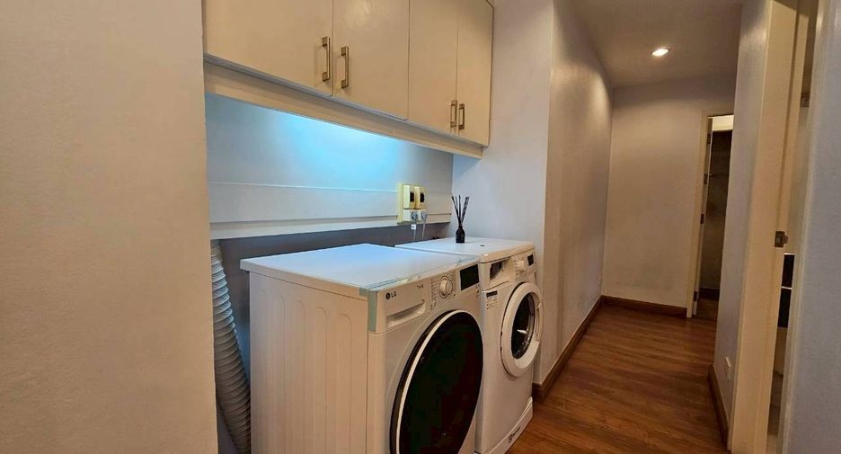 Wohnung zur Miete mit 2 Zimmer in Pathum Wan, Bangkok