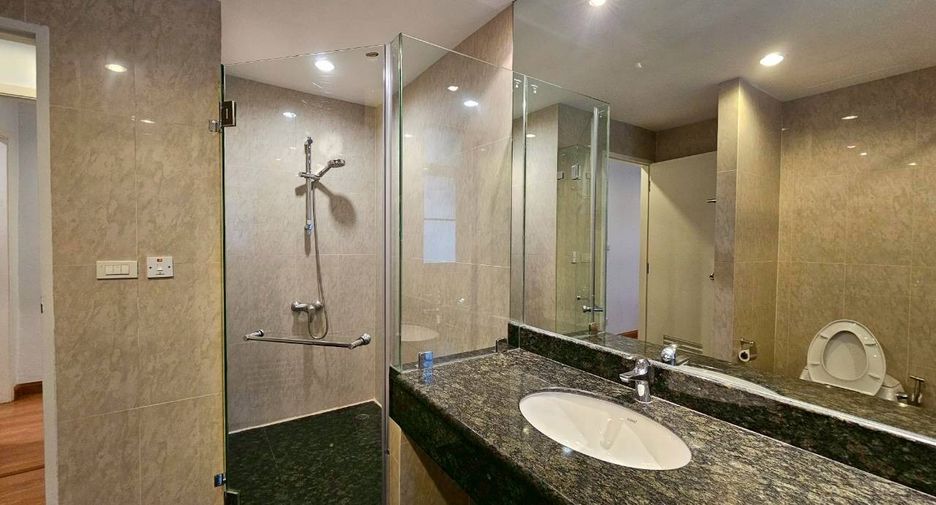 Wohnung zur Miete mit 2 Zimmer in Pathum Wan, Bangkok