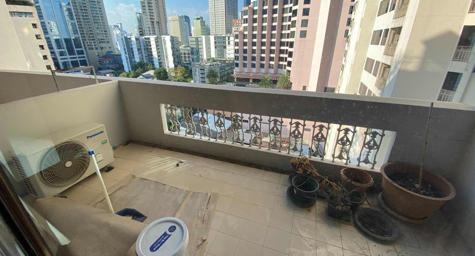 À louer 3 chambres condo à Khlong Toei, Bangkok