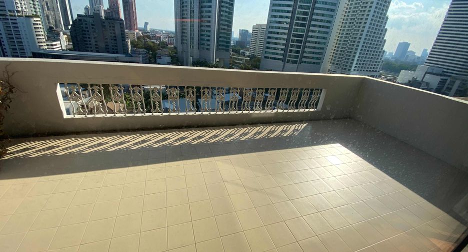 À louer 3 chambres condo à Khlong Toei, Bangkok