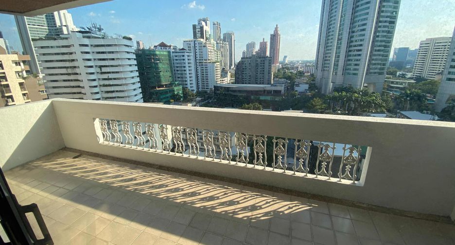 À louer 3 chambres condo à Khlong Toei, Bangkok