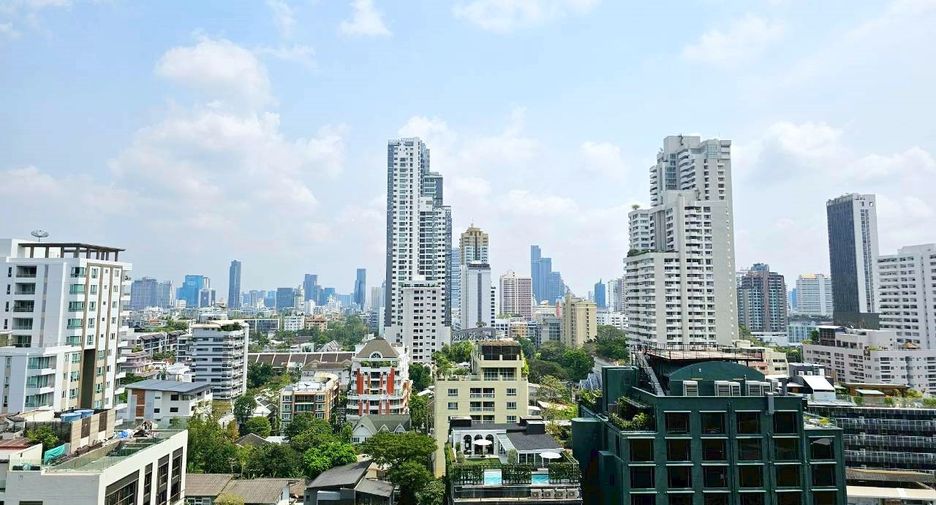 For rent 3 bedrooms condo in Watthana, Bangkok