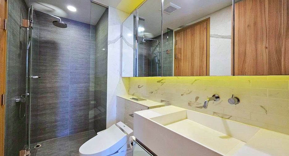 For rent 3 bedrooms condo in Watthana, Bangkok