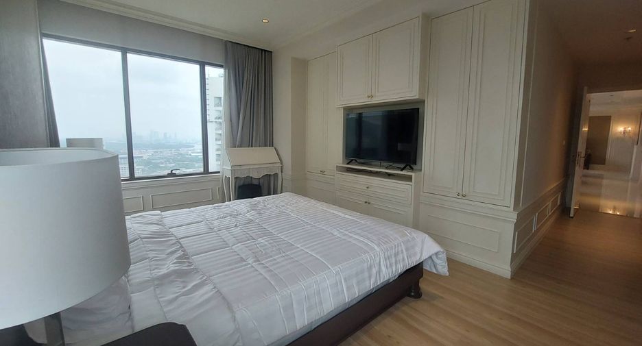 For rent 2 bedrooms condo in Khlong Toei, Bangkok