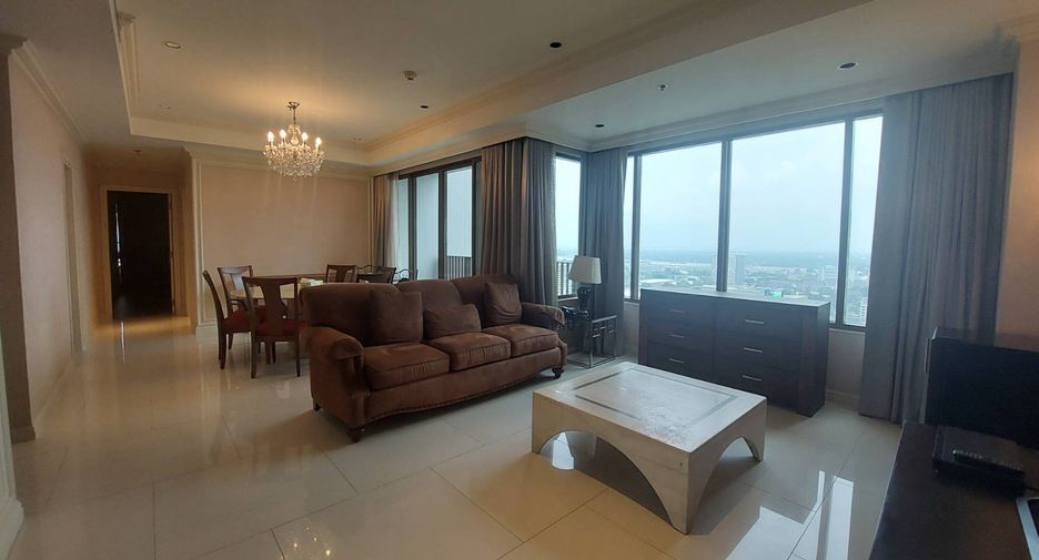 For rent 2 bedrooms condo in Khlong Toei, Bangkok