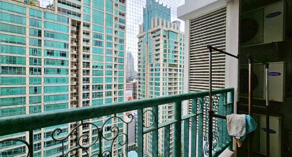 For rent 2 bedrooms condo in Pathum Wan, Bangkok