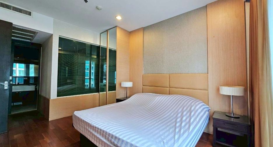 For rent 2 bedrooms condo in Pathum Wan, Bangkok