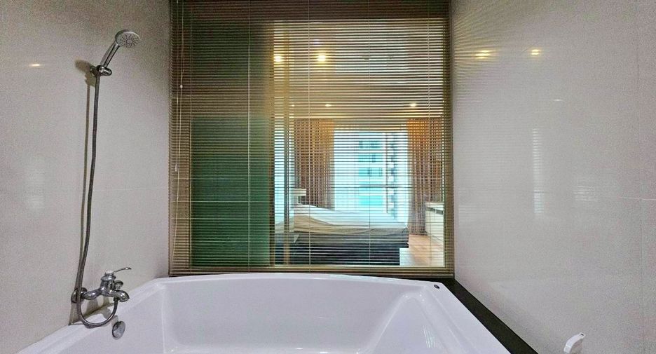 For rent 2 bedrooms condo in Pathum Wan, Bangkok