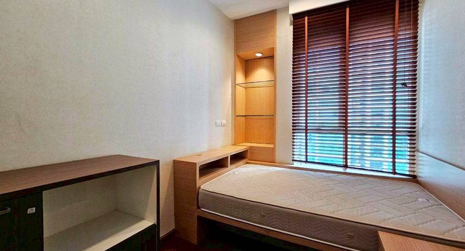 For rent 2 bedrooms condo in Pathum Wan, Bangkok