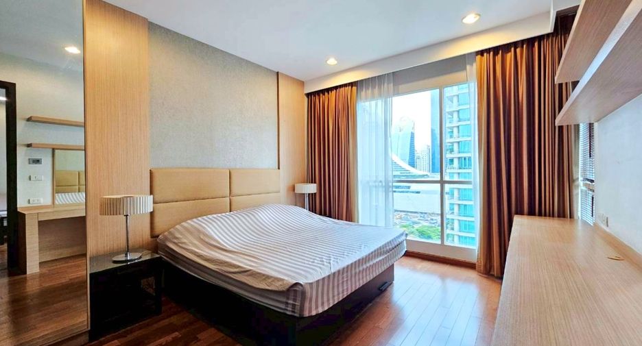 For rent 2 bedrooms condo in Pathum Wan, Bangkok