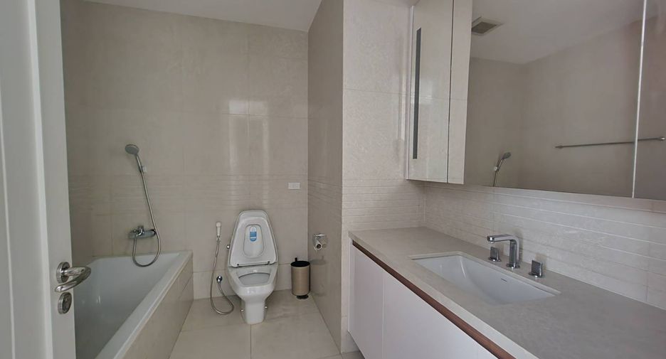 Condo en alquiler de 2 habitaciones en Pathum Wan, Bangkok