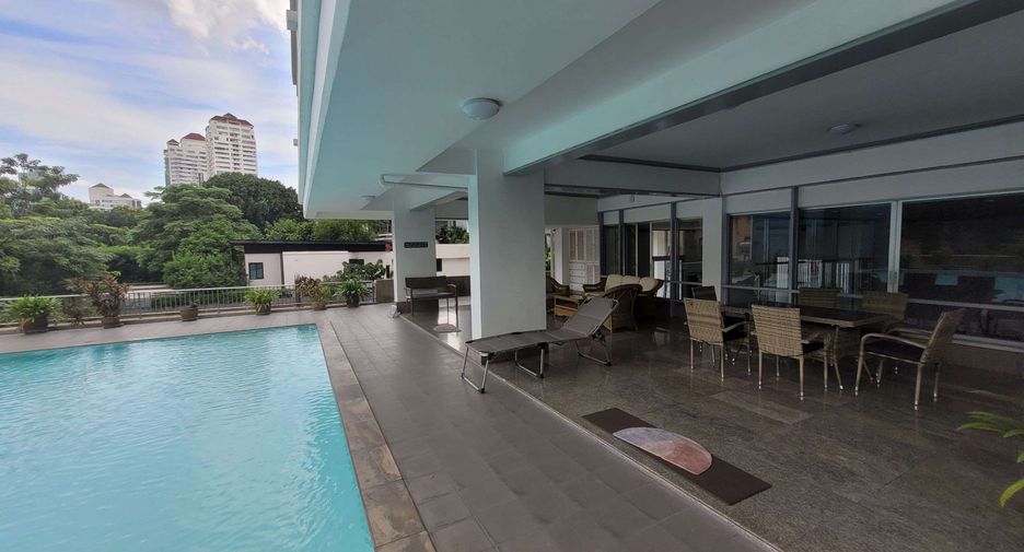 For rent 3 bedrooms condo in Watthana, Bangkok