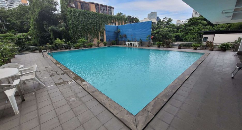 For rent 3 bedrooms condo in Watthana, Bangkok