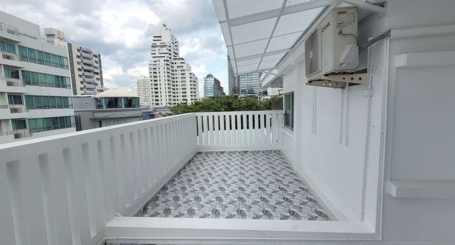 For rent 3 bedrooms condo in Watthana, Bangkok