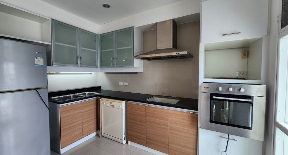 Condo en alquiler de 3 habitaciones en Watthana, Bangkok