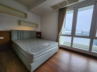 Condo en alquiler de 3 habitaciones en Watthana, Bangkok