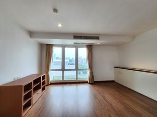 Condo en alquiler de 3 habitaciones en Watthana, Bangkok