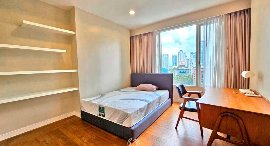 For rent 4 bedrooms condo in Watthana, Bangkok