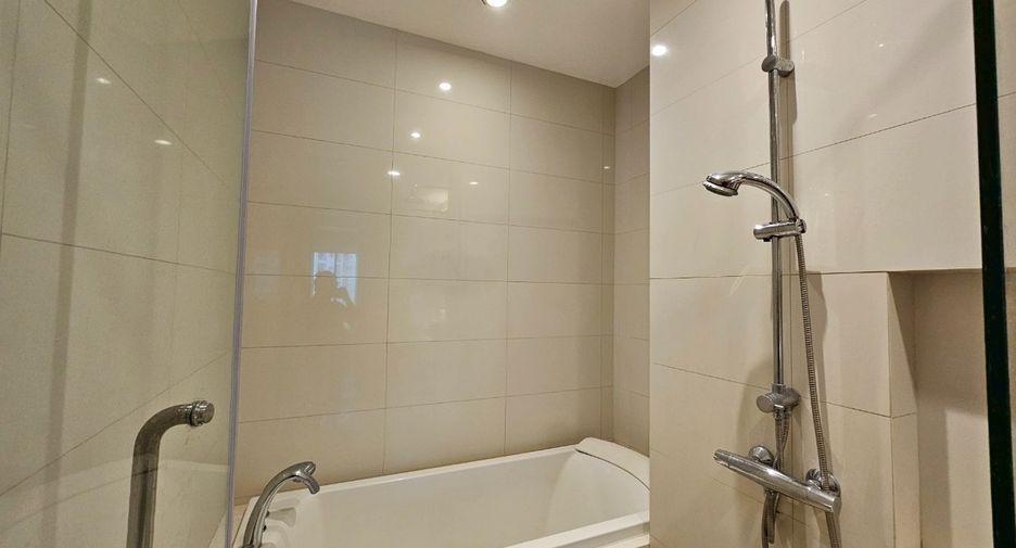For rent 1 bed condo in Khlong Toei, Bangkok