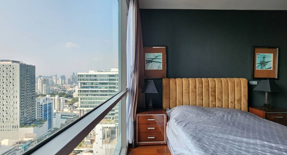 For rent 2 bedrooms condo in Watthana, Bangkok
