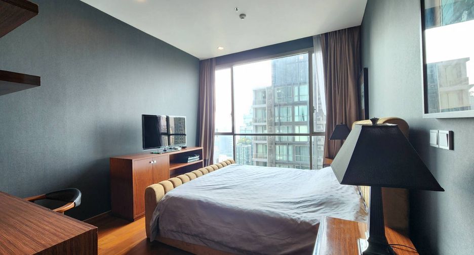 For rent 2 bedrooms condo in Watthana, Bangkok