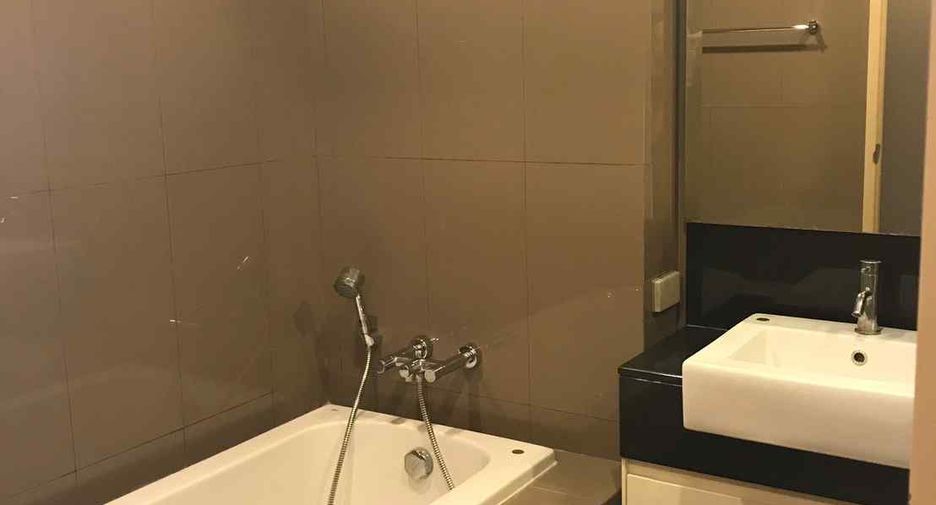 Condo en alquiler de 2 habitaciones en Khlong Toei, Bangkok
